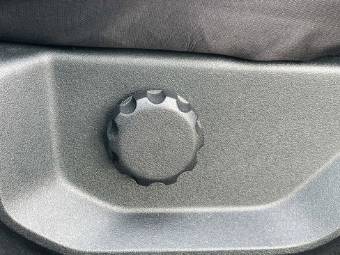 Used 2020 Ford F150 XLT image 17