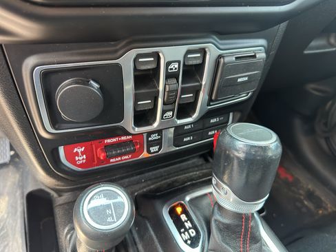 Used 2020 Jeep Gladiator Rubicon AWD/4WD image 26
