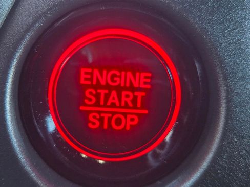 Used 2025 Honda Pilot Sport image 17