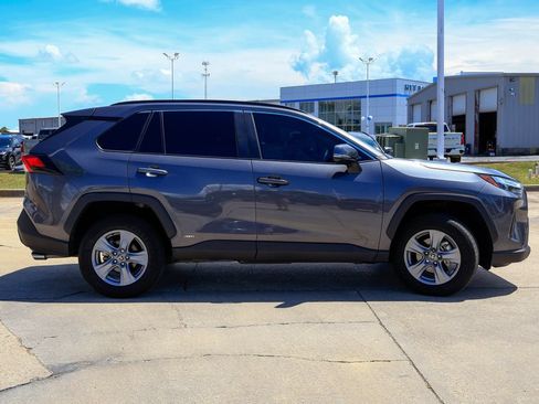 Used 2025 Toyota RAV4 XLE AWD/4WD image 23