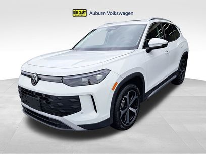 New 2025 Volkswagen Tiguan SE