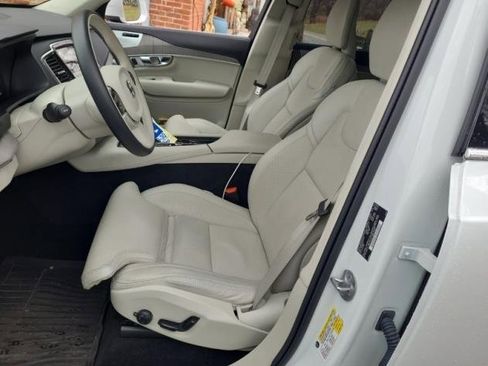 Certified 2024 Volvo XC90 B6 Ultimate w/ Lounge Package image 2