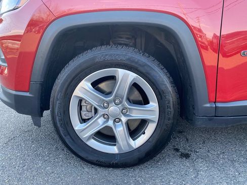 Used 2024 Jeep Compass Latitude w/ Altitude Special Edition AWD/4WD image 12