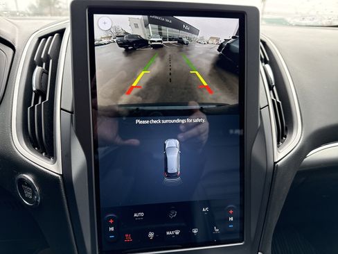 Used 2022 Ford Edge SEL w/ Convenience Package image 26