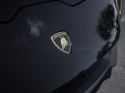 Used 2020 Lamborghini Huracan EVO RWD image 15