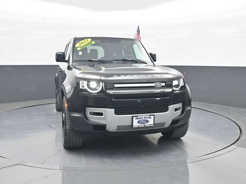 Used 2023 Land Rover Defender 110 SE AWD/4WD image 2