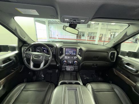 Used 2022 GMC Sierra 3500 Denali AWD/4WD image 23