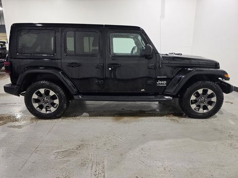 Used 2018 Jeep Wrangler Unlimited Sahara w/ Uconnect 4C Nav & Sound Group image 5