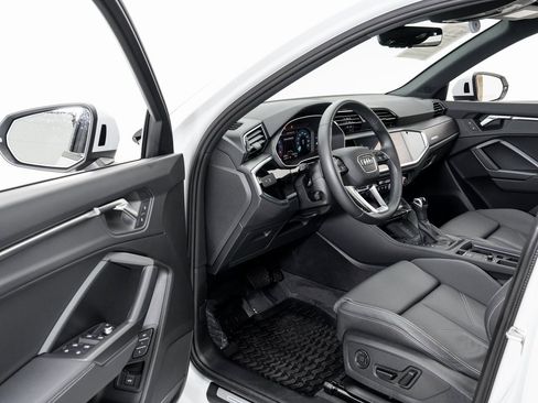 Used 2024 Audi Q3 2.0T Premium w/ Convenience Package image 7