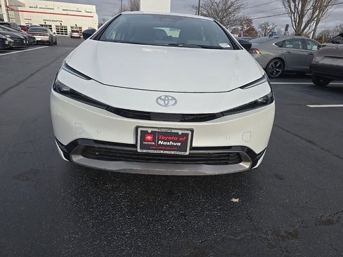 Certified 2024 Toyota Prius XLE image 9