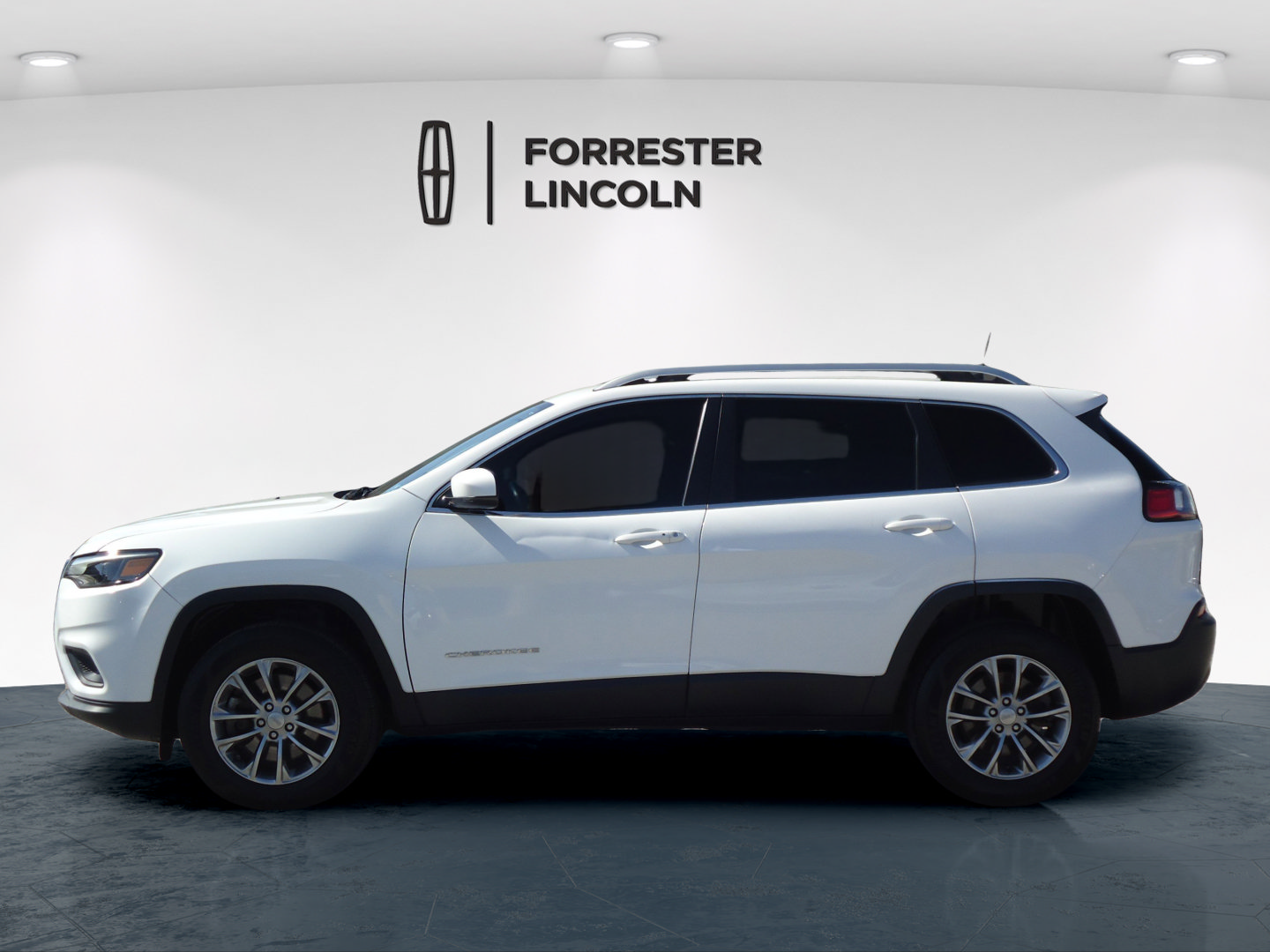 Used 2020 Jeep Cherokee Latitude Plus w/ Cold Weather Group AWD/4WD image 6