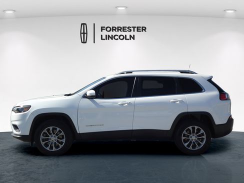 Used 2020 Jeep Cherokee Latitude Plus w/ Cold Weather Group AWD/4WD image 6