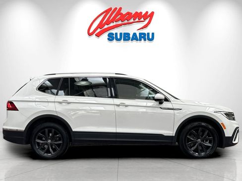 Used 2024 Volkswagen Tiguan SE AWD/4WD image 3