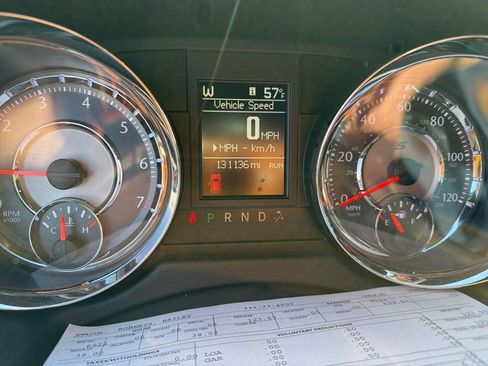 Used 2015 Chrysler Town & Country S w/ Driver Convenience Group image 8