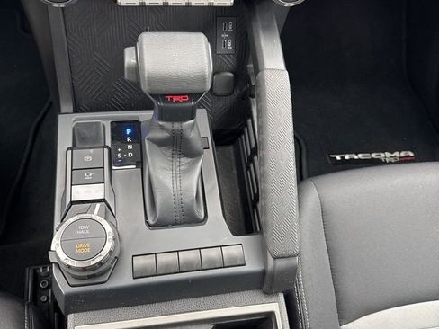 Used 2024 Toyota Tacoma TRD Sport image 11
