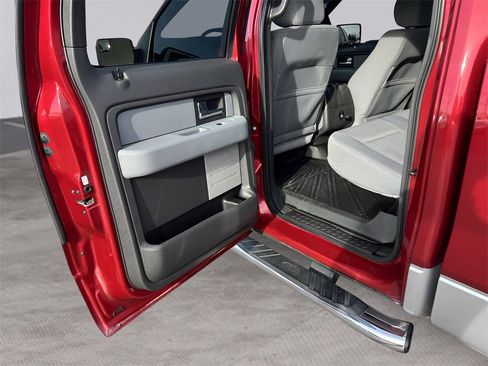 Used 2013 Ford F150 XLT w/ Luxury Equipment Group image 18