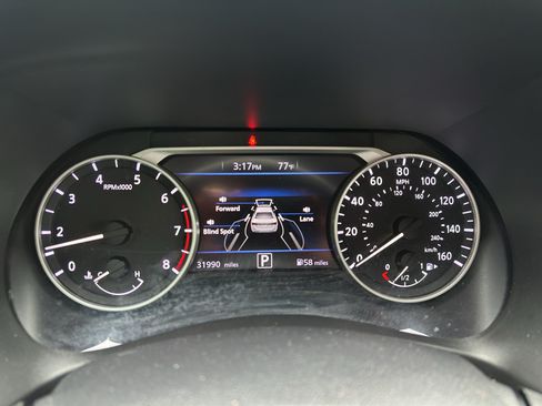 Used 2025 Nissan Sentra SR FWD image 13