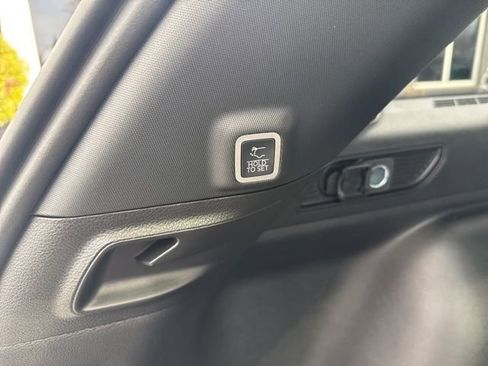 New 2025 Jeep Grand Cherokee Altitude image 28