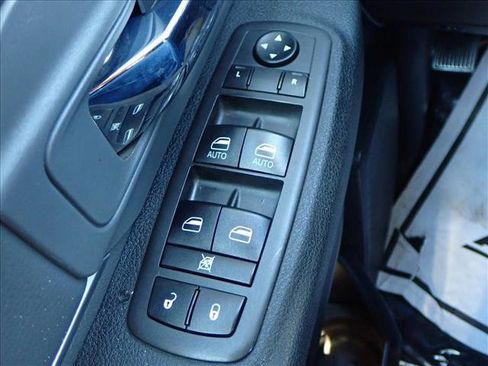 Used 2021 RAM 1500 Classic SLT image 23