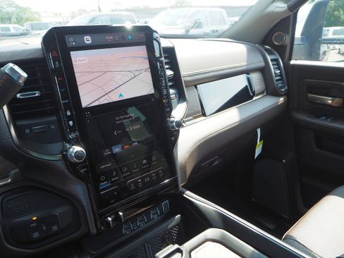 New 2025 RAM 2500 Limited image 14