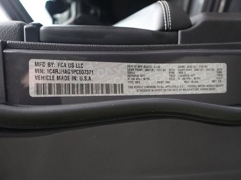 Used 2023 Jeep Grand Cherokee Altitude AWD/4WD image 51