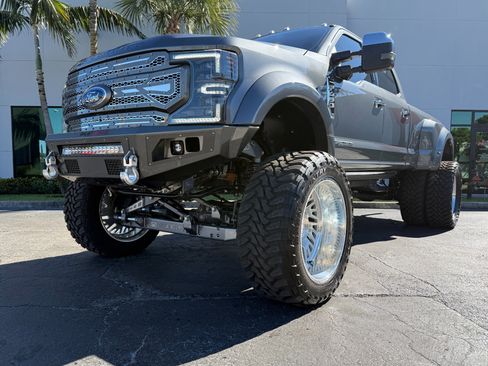 Used 2022 Ford F450 Platinum w/ FX4 Off-Road Package image 18