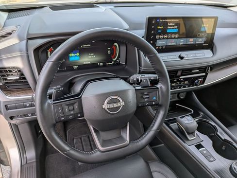 Certified 2025 Nissan Rogue Platinum w/ Platinum Premium Package image 15