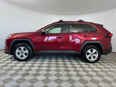 Used 2020 Toyota RAV4 XLE w/ Convenience Package AWD/4WD image 4
