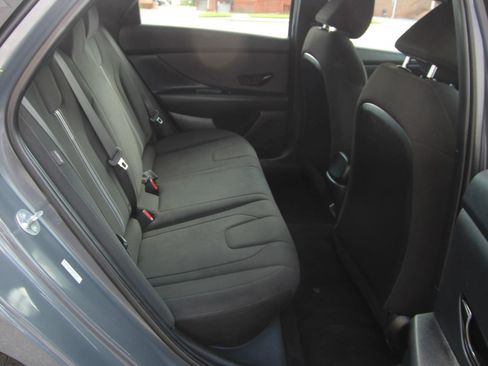 Used 2025 Hyundai Elantra Sport FWD image 12