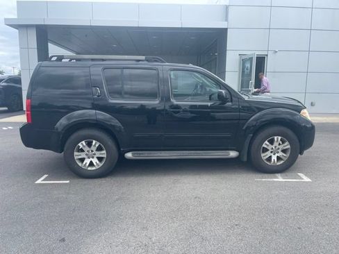 Used 2010 Nissan Pathfinder SE w/ SE Premium Journey Pkg AWD/4WD image 4
