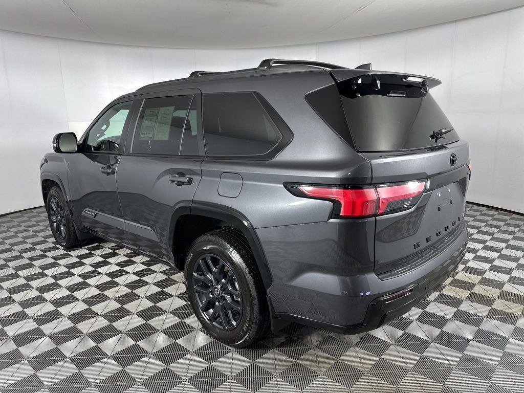 Used 2026 Toyota Sequoia Platinum AWD/4WD image 5