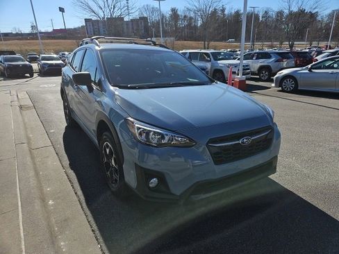 Used 2019 Subaru Crosstrek 2.0i w/ Eyesight System image 3