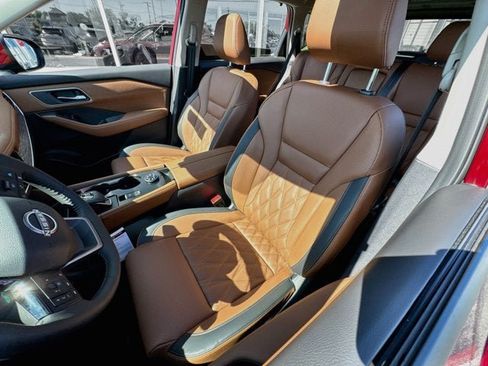 New 2026 Nissan Rogue Platinum AWD/4WD image 18
