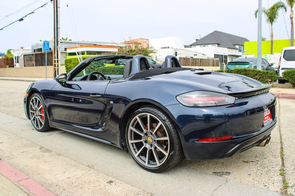 Used 2018 Porsche 718 Boxster S RWD image 3