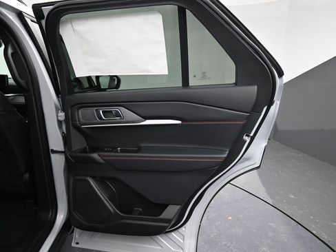 New 2026 Ford Explorer ST-Line w/ ST-Line Street Pack image 29