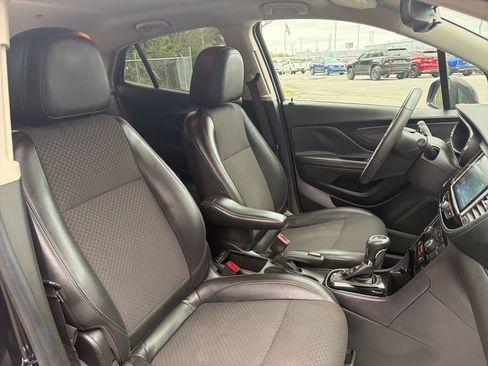 Used 2020 Buick Encore Preferred image 12