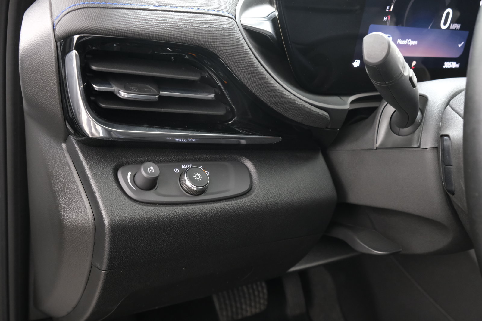 Used 2025 Buick Envista Sport Touring FWD image 27