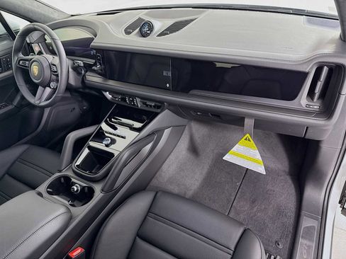 New 2026 Porsche Cayenne GTS image 30