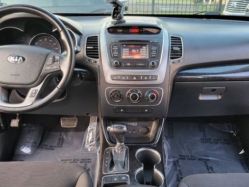 Used 2014 Kia Sorento LX w/ Touring Package (LX) FWD image 22