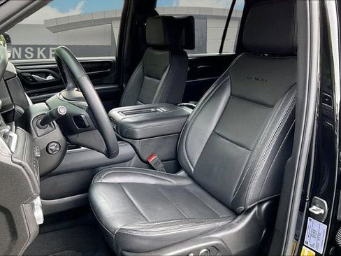 Used 2024 GMC Yukon XL Denali AWD/4WD image 26