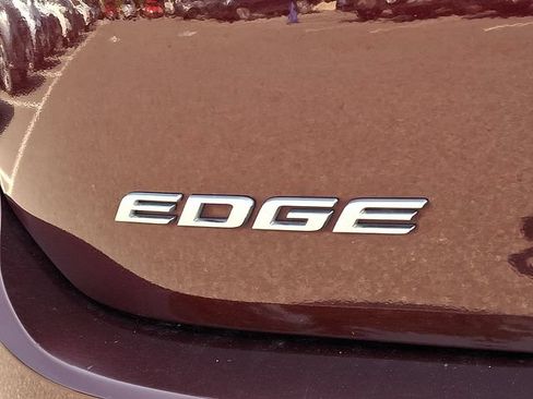 Used 2017 Ford Edge Titanium w/ Equipment Group 301A AWD/4WD image 33