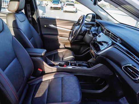 Used 2023 Chevrolet Bolt EUV Premier w/ Redline Edition image 20