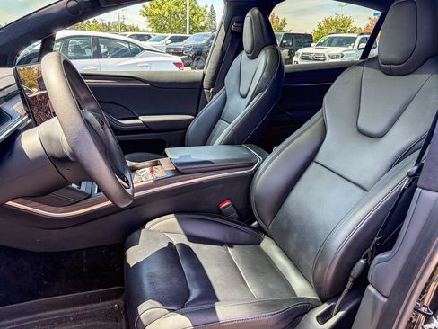Used 2023 Tesla Model X AWD/4WD image 9