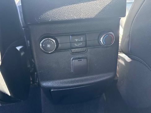 Used 2018 Ford Explorer XLT w/ Equipment Group 202A AWD/4WD image 16