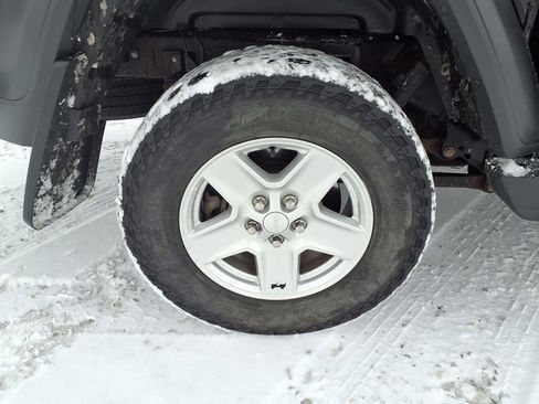 Used 2020 Jeep Gladiator Sport w/ Quick Order Package 23S image 33