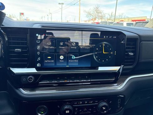 Used 2022 Chevrolet Silverado 1500 LT image 12