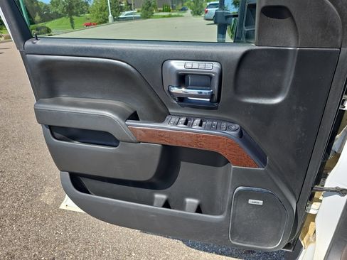 Used 2015 GMC Sierra 2500 SLT AWD/4WD image 25