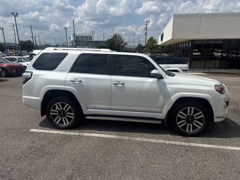Used 2024 Toyota 4Runner Limited AWD/4WD image 4