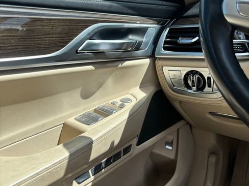 Used 2016 BMW 750i xDrive image 16