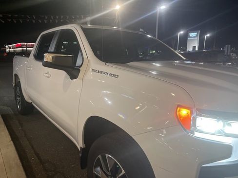 Certified 2022 Chevrolet Silverado 1500 LT image 4